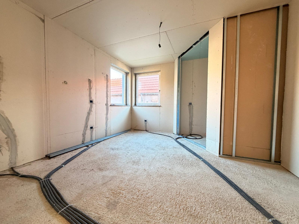 Casa 12 camere, 320 mp utili, teren 1500 mp - GATAIA