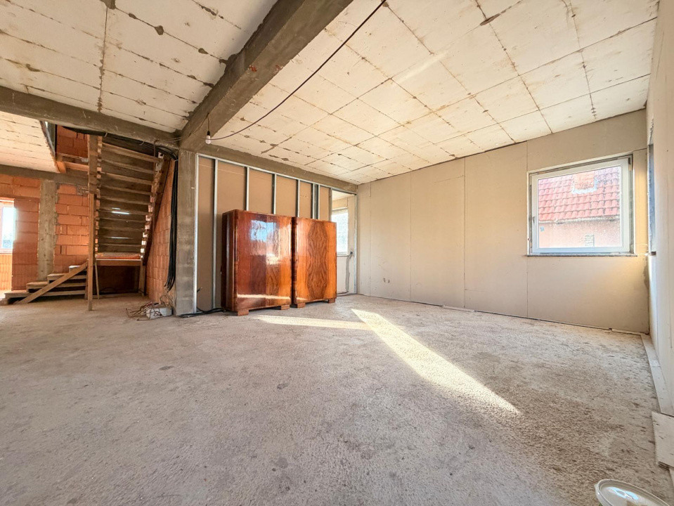 Casa 12 camere, 320 mp utili, teren 1500 mp - GATAIA