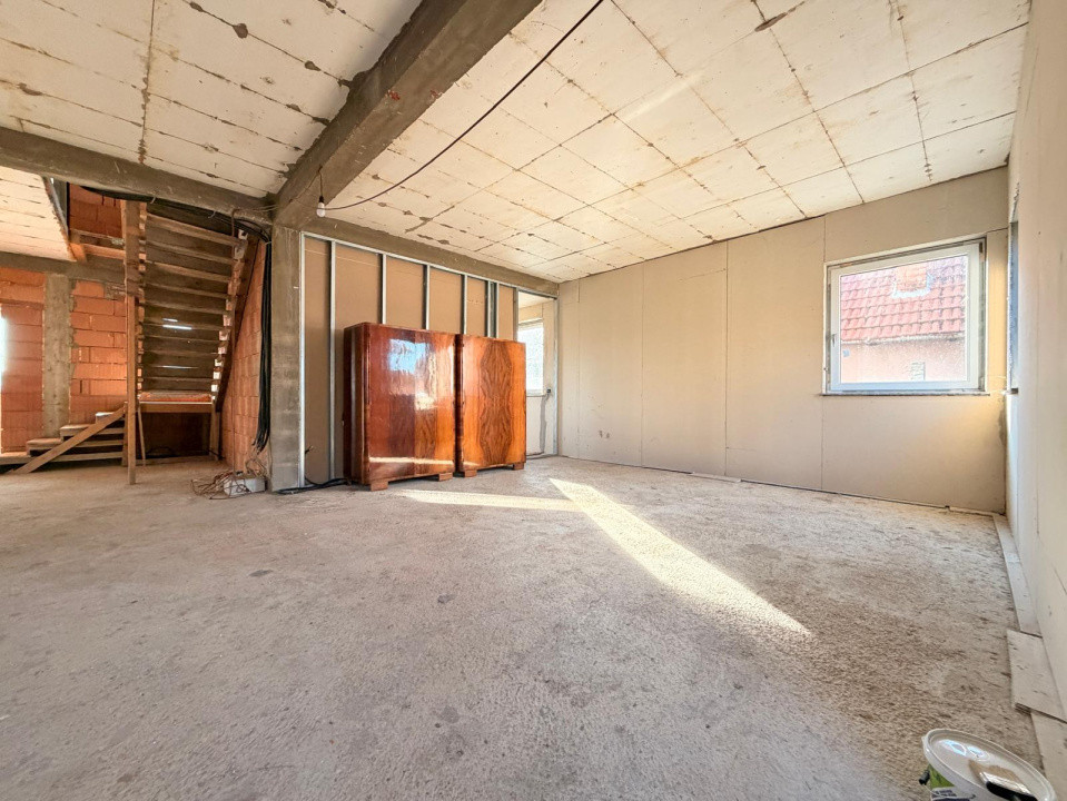 Casa 12 camere, 320 mp utili, teren 1500 mp - GATAIA