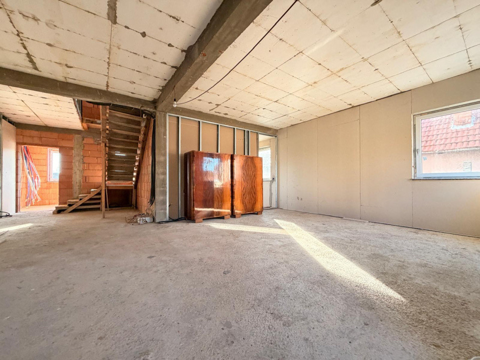 Casa 12 camere, 320 mp utili, teren 1500 mp - GATAIA