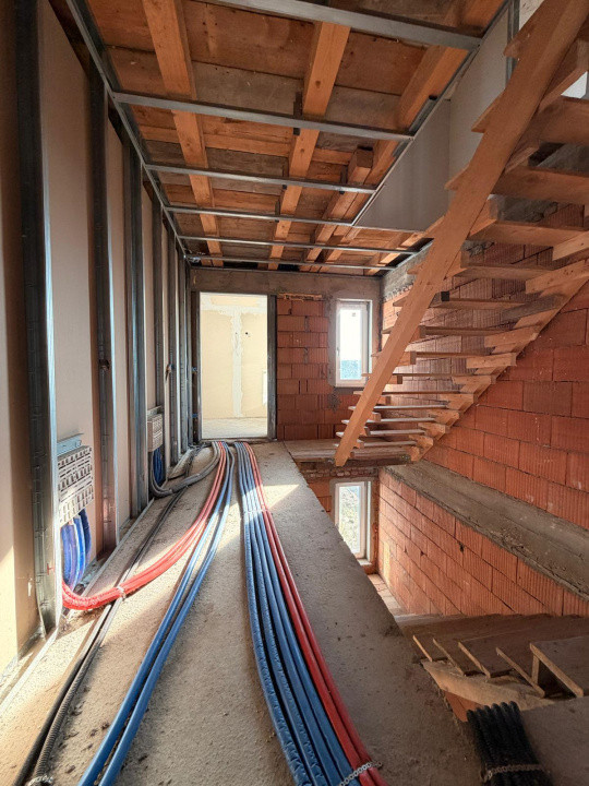 Casa 12 camere, 320 mp utili, teren 1500 mp - GATAIA