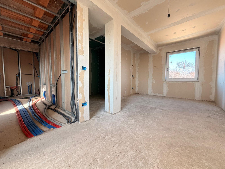 Casa 12 camere, 320 mp utili, teren 1500 mp - GATAIA