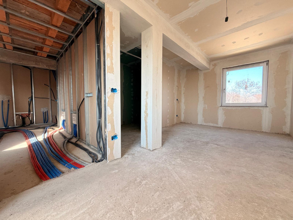 Casa 12 camere, 320 mp utili, teren 1500 mp - GATAIA