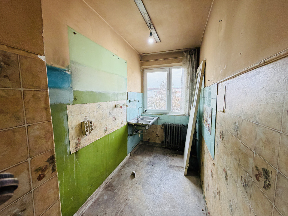 Apartament 3 camere, semidecomandat, 52mp, Zona Sagului