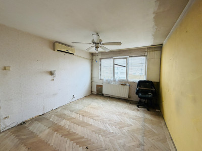 Apartament 3 camere, semidecomandat, 52mp - zona Sagului