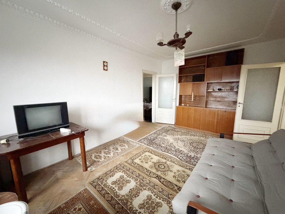 Apartament 3 camere, decomandat, 68mp, etaj 5/10 Complexul Studentesc 