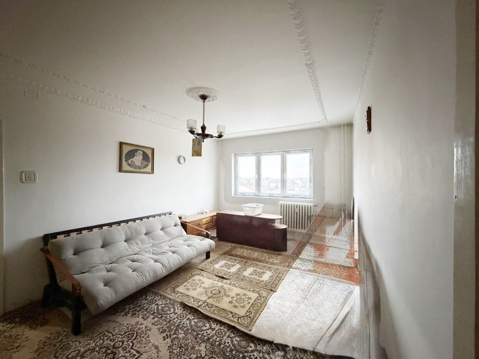 Apartament 3 camere, decomandat, 68mp, etaj 5/10 Complexul Studentesc 