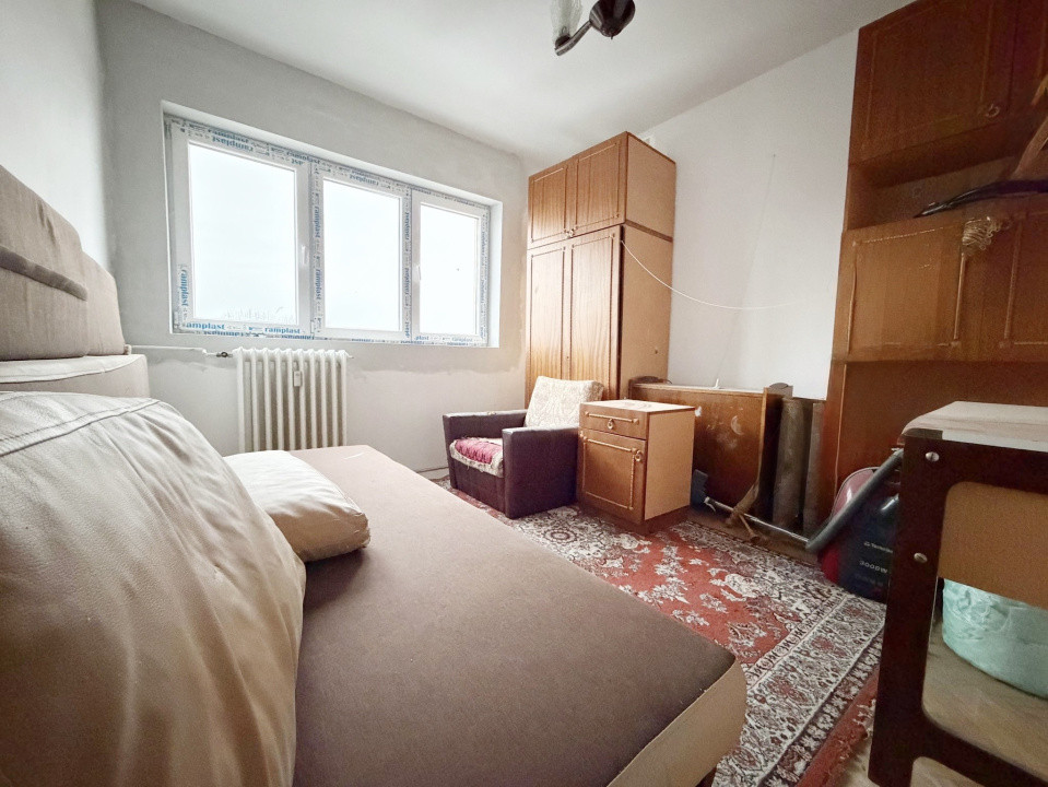 Apartament 3 camere, decomandat, 68mp, etaj 5/10 Complexul Studentesc 