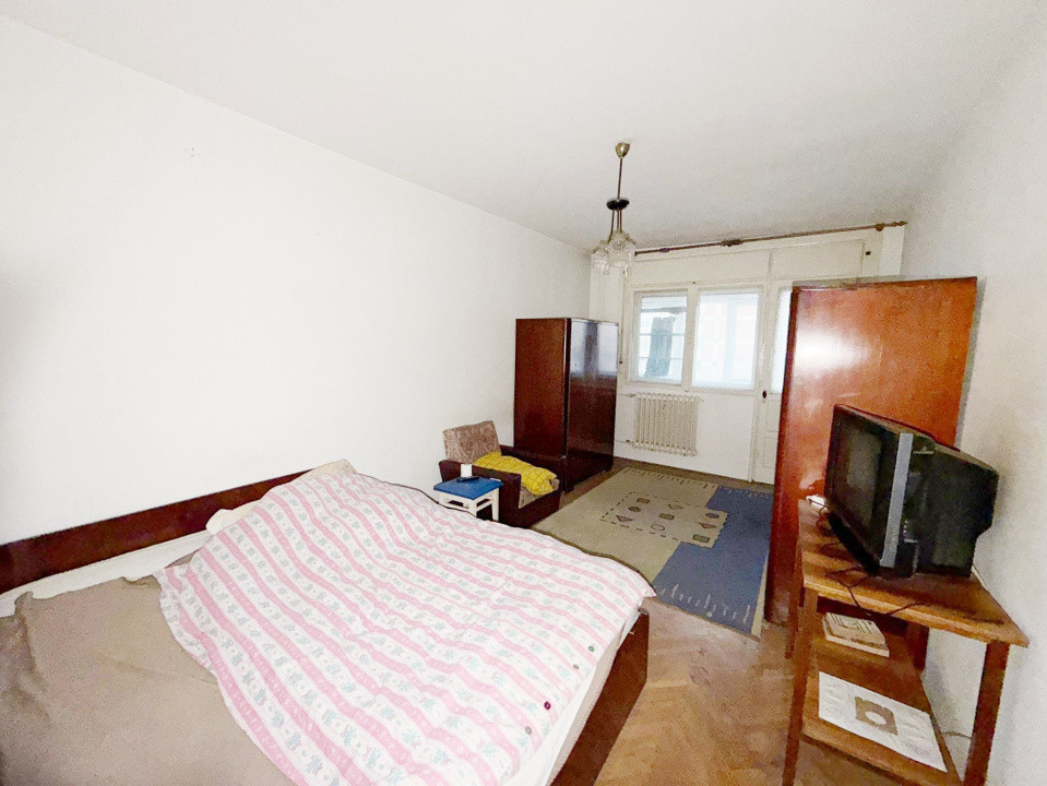 Apartament 3 camere, decomandat, 68mp, etaj 5/10 Complexul Studentesc 