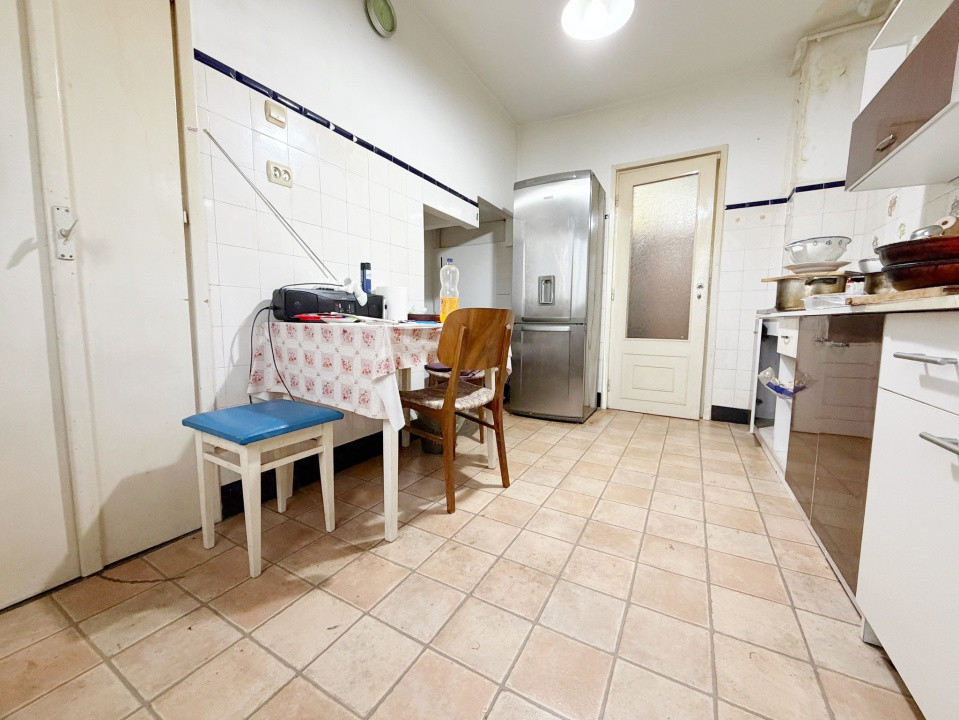 Apartament 3 camere, decomandat, 68mp, etaj 5/10 Complexul Studentesc 