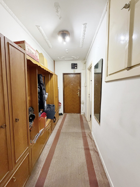 Apartament 3 camere, decomandat, 68mp, etaj 5/10 Complexul Studentesc 