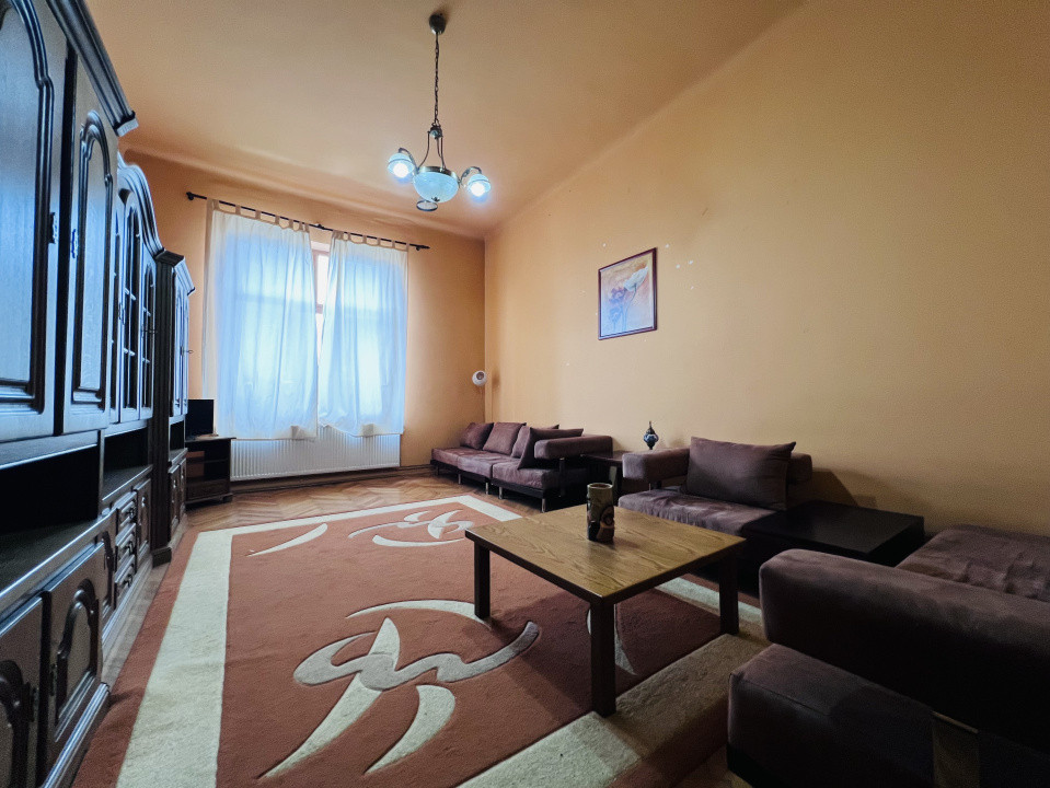 Apartament cu 2 camere, decomandat, 80mp, etaj 1 - Complex Studentesc