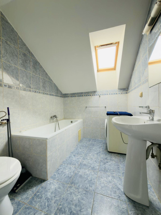 Apartament 2 camere, decomandat, etaj 5, zona Freidorf