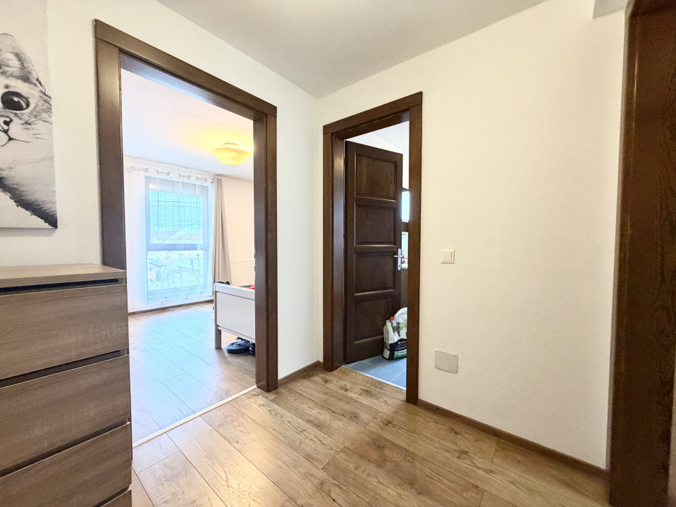 Triplex spatios pe colt, 3 camere, 94 mp utili, 250 mp teren - Dumbravita