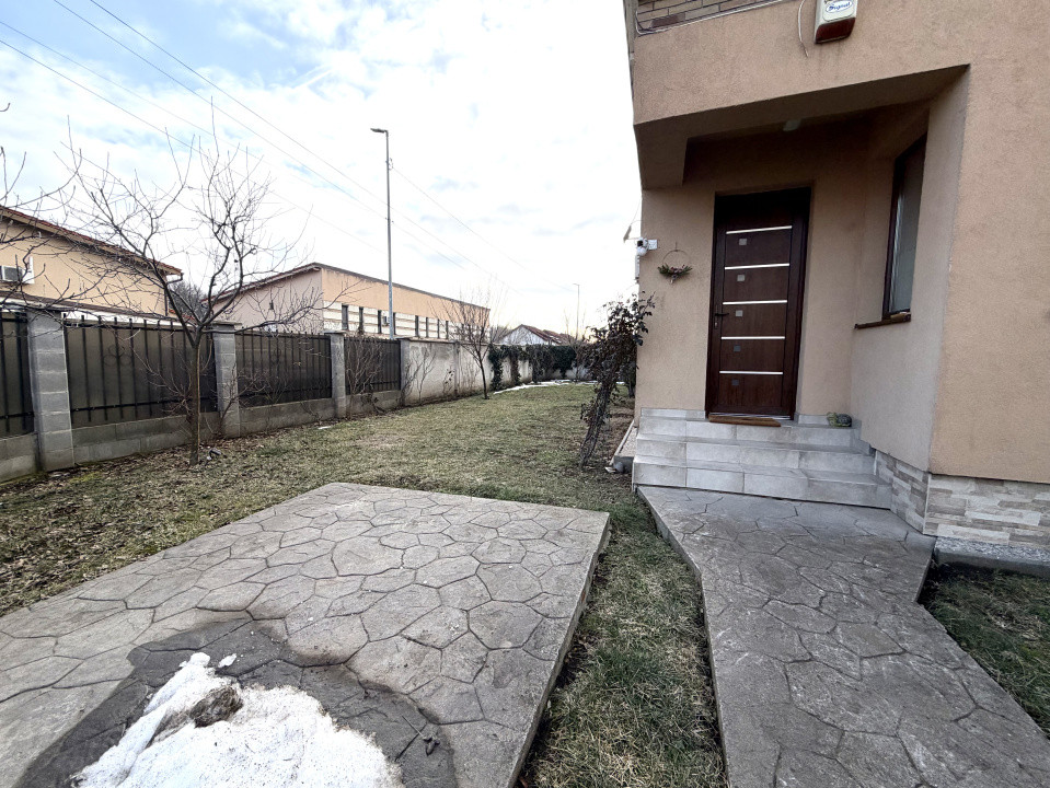 Triplex spatios pe colt, 3 camere, 94 mp utili, 250 mp teren - Dumbravita