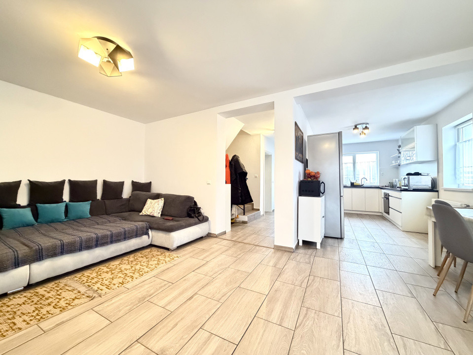 Duplex mobilat, 4 camere, 98 mp utili, 341 mp teren - Sanandrei