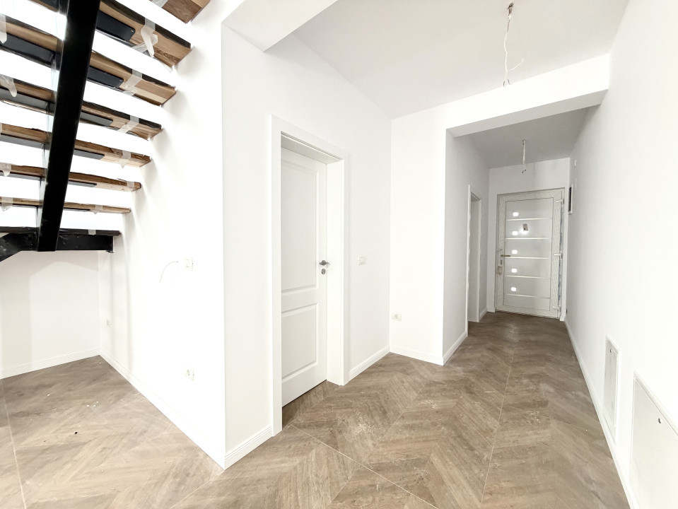 Duplex spatios, 4 camere, 110 mp utili, 360 mp teren - Covaci