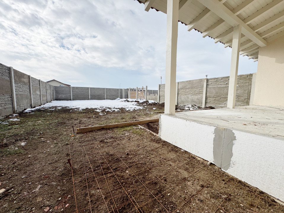 Duplex 4 camere, 110mp utili + 15mp terasa, 300 teren, Mosnita Noua