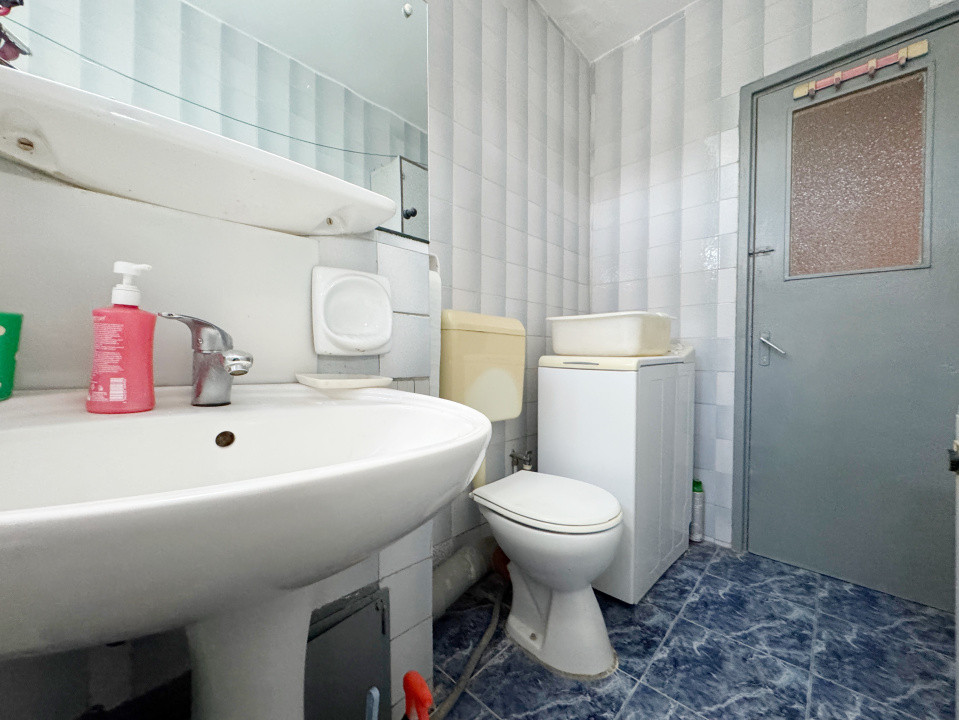 Apartament 3 camere decomandat 70mp+5mp balcon, etaj3/4-Gheorghe Lazar