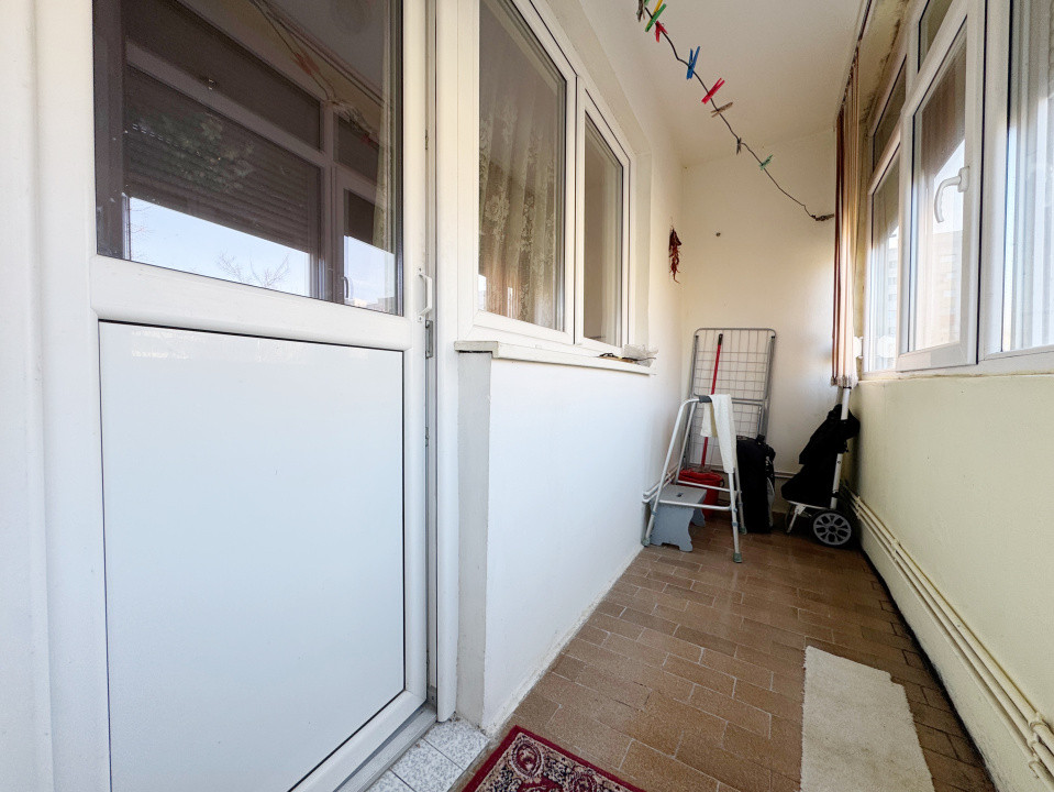 Apartament 3 camere decomandat 70mp+5mp balcon, etaj3/4-Gheorghe Lazar