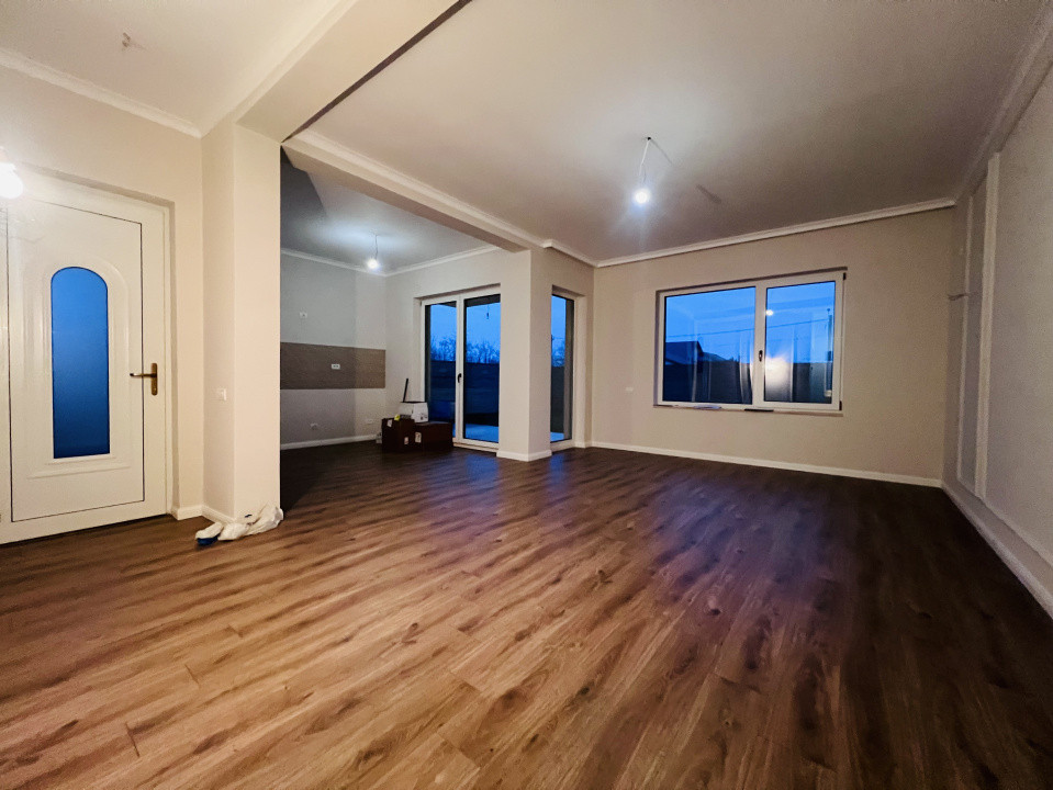 Duplex 3 camere, parter, 85 mp utili, 340 mp teren - Mosnita Noua