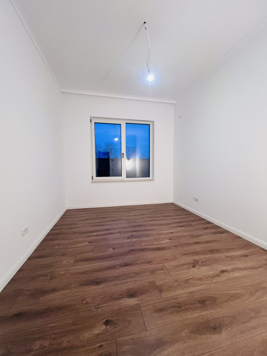 Duplex 3 camere, parter, 85 mp utili, 340 mp teren - Mosnita Noua