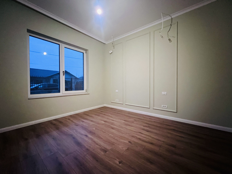 Duplex 3 camere, parter, 85 mp utili, 340 mp teren - Mosnita Noua