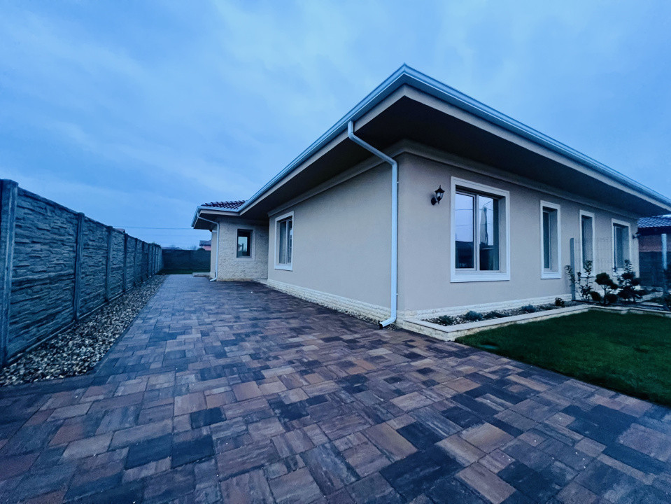 Duplex 3 camere, parter, 85 mp utili, 340 mp teren - Mosnita Noua