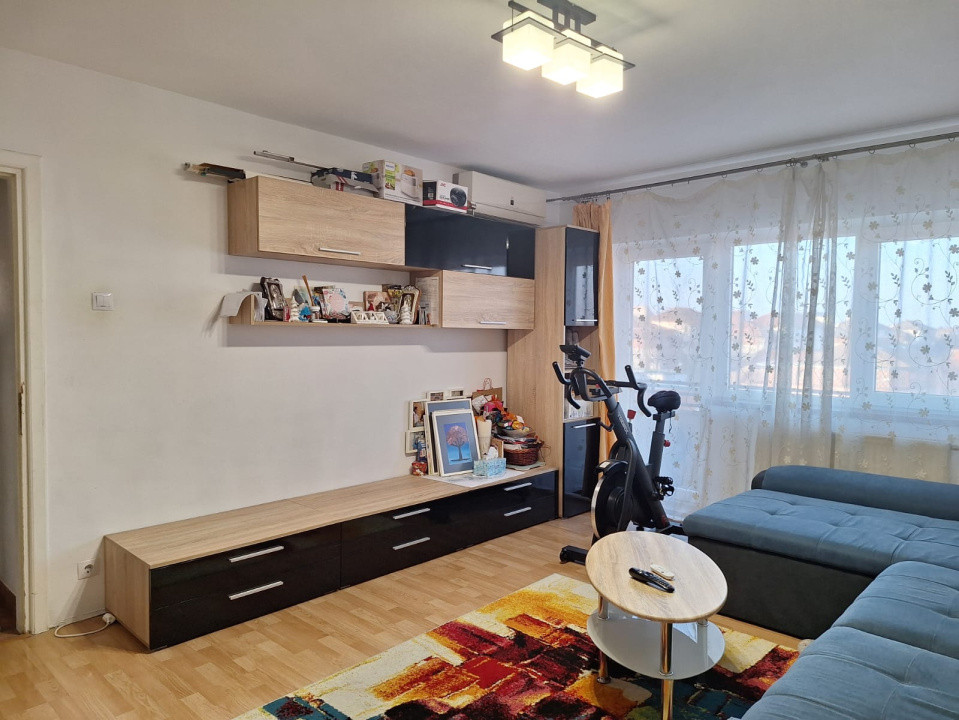 Apartament 4 camere, decomandat, 90 mp utili + 2 balcoane - Iulius Mall