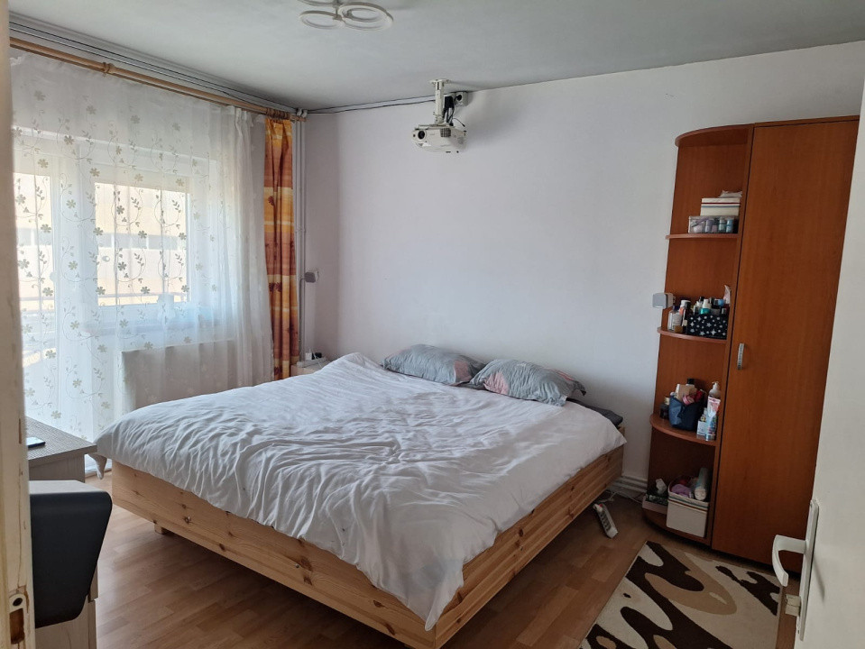Apartament 4 camere, decomandat, 90 mp utili + 2 balcoane - Iulius Mall