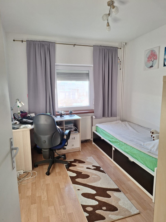 Apartament 4 camere, decomandat, 90 mp utili + 2 balcoane - Iulius Mall