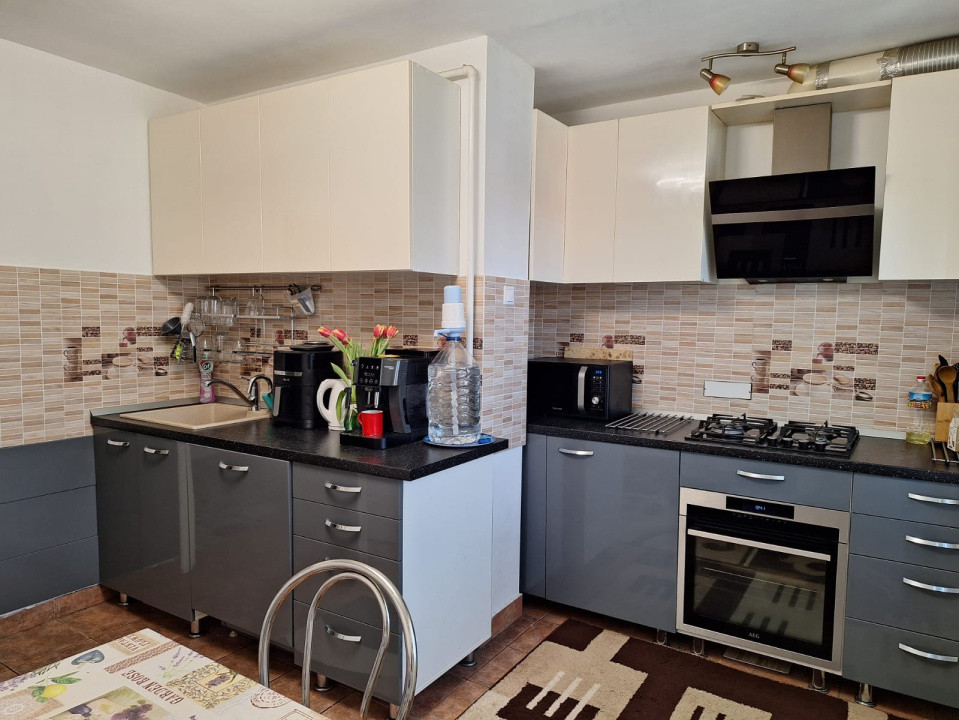 Apartament 4 camere, decomandat, 90 mp utili + 2 balcoane - Iulius Mall