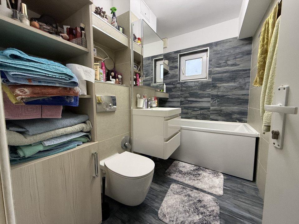 Apartament 4 camere, decomandat, 90 mp utili + 2 balcoane - Iulius Mall