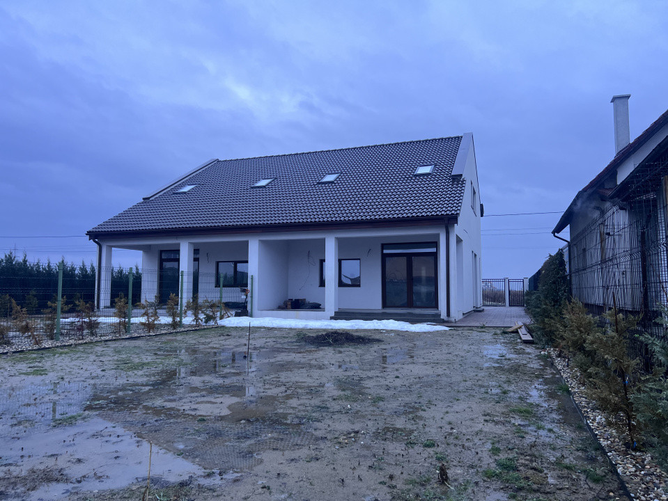 Duplex 5 camere, P+M, 122 mp utili, 390 mp teren - Mosnita Noua