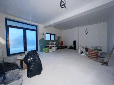 Duplex 5 camere, P+M, 122 mp utili, 390 mp teren - Mosnita Noua