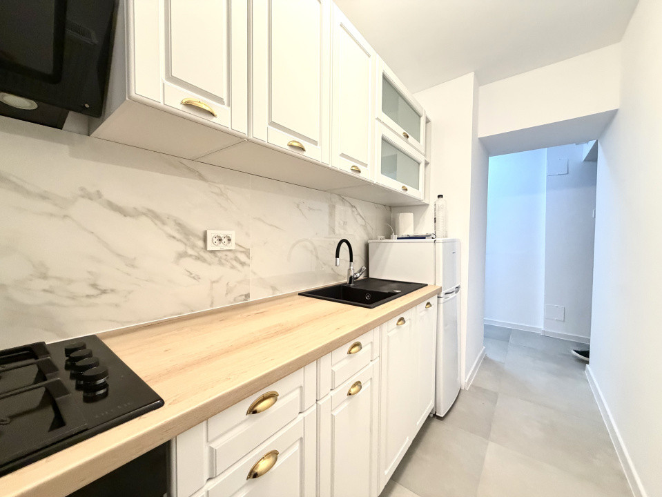 Apartament renovat modern, 2 camere, 40 mp utili - zona Cetatii 