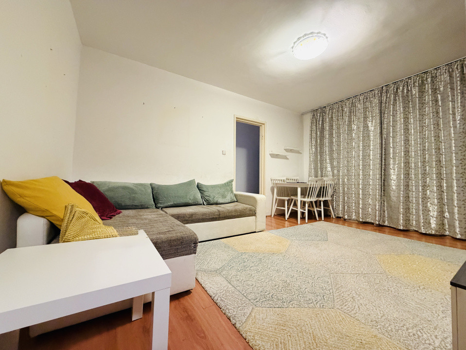 Apartament 3 camere,  semidecomandat, 50 mp, parter, zona Dacia