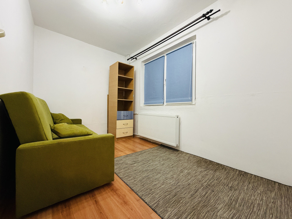 Apartament 3 camere,  semidecomandat, 50 mp, parter, zona Dacia