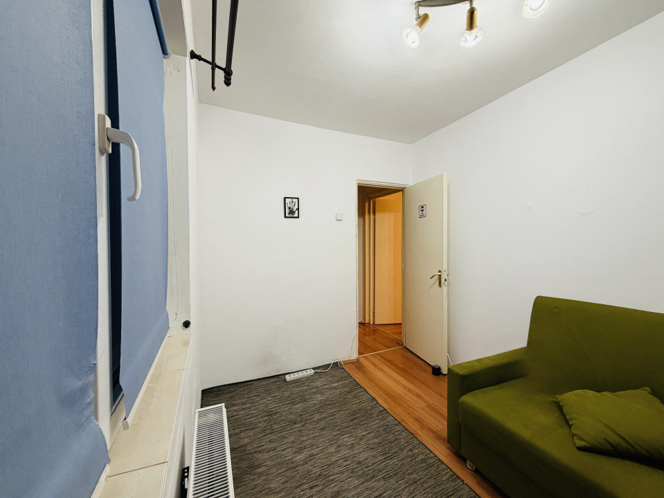 Apartament 3 camere,  semidecomandat, 50 mp, parter, zona Dacia