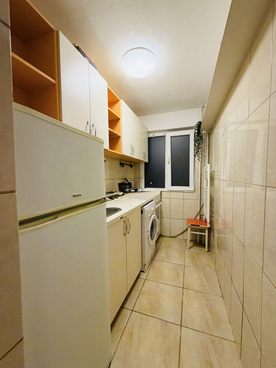 Apartament 3 camere,  semidecomandat, 50 mp, parter, zona Dacia