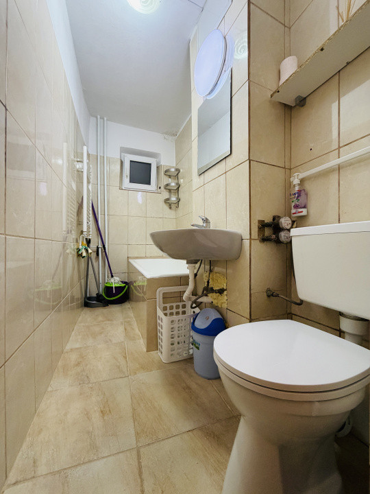 Apartament 3 camere,  semidecomandat, 50 mp, parter, zona Dacia