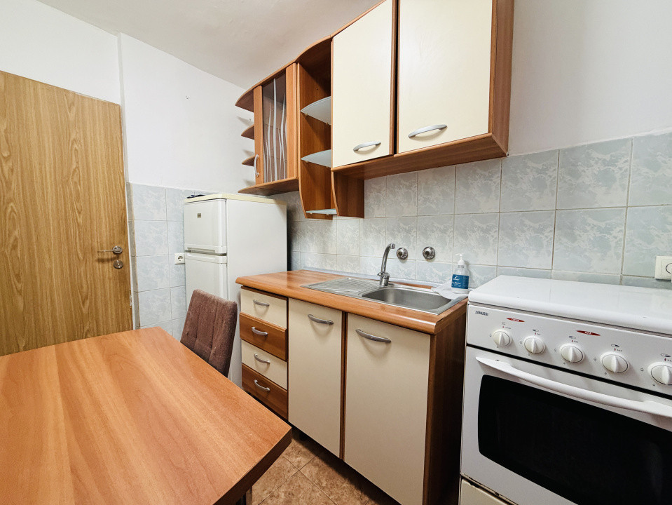 Apartament 1 camera, decomandat, 38mp utili, etaj 1, zona Circumvalatiunii