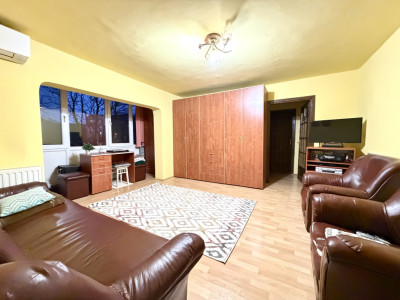 Apartament spatios, 3 camere, 70 mp utili - zona Dacia 