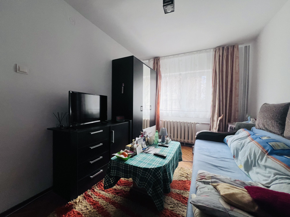  Apartament 2 camere, semidecomandat, 60 mp, parter, zona Lipovei