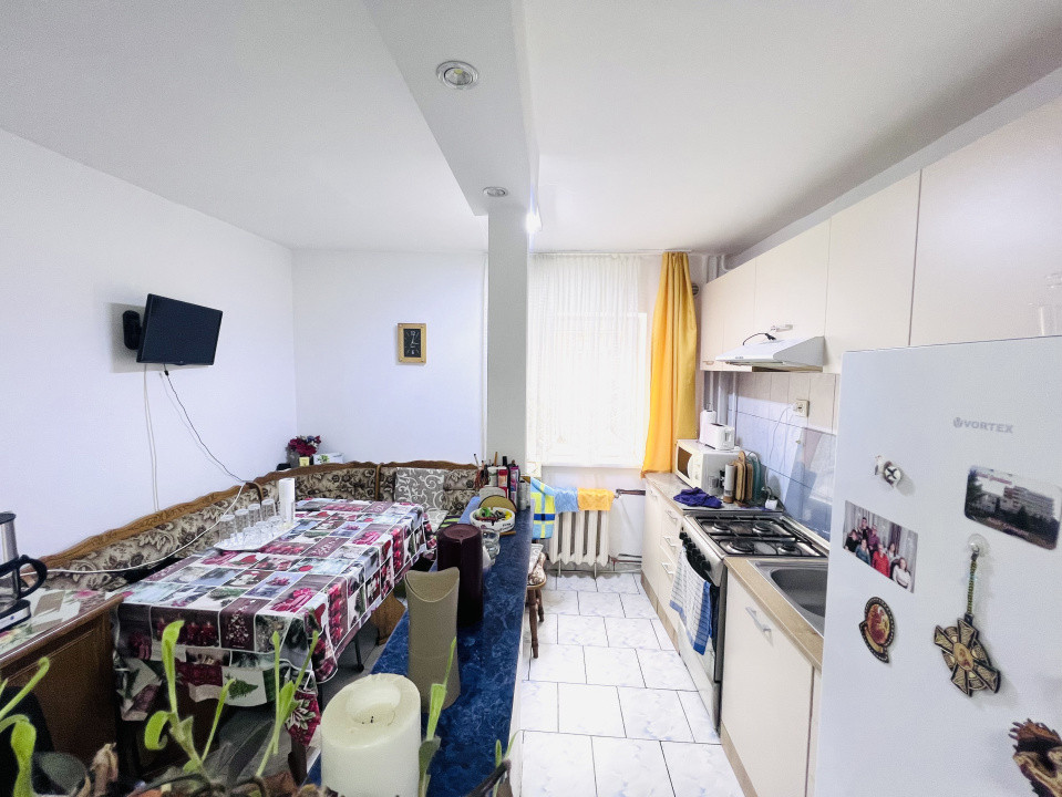  Apartament 2 camere, semidecomandat, 60 mp, parter, zona Lipovei