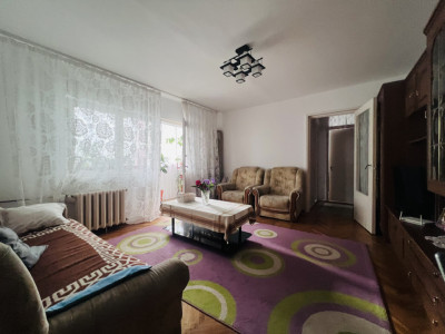  Apartament 2 camere, semidecomandat, 60 mp, parter, zona Lipovei