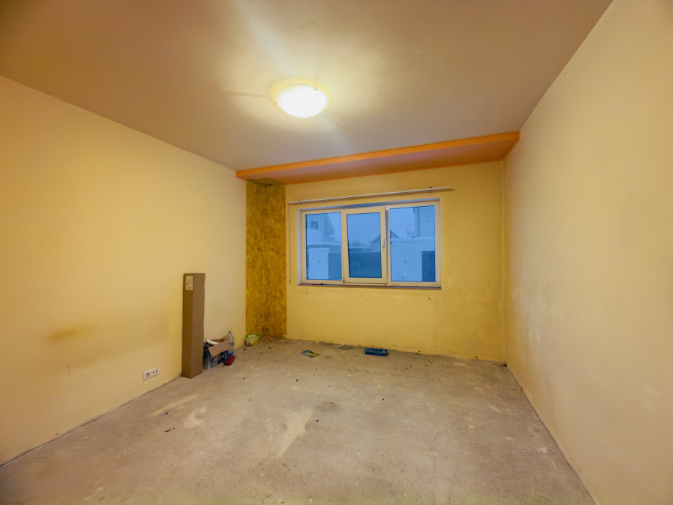 Garsoniera  18mp utili, parter, pozitie excelenta, zona Lipovei 