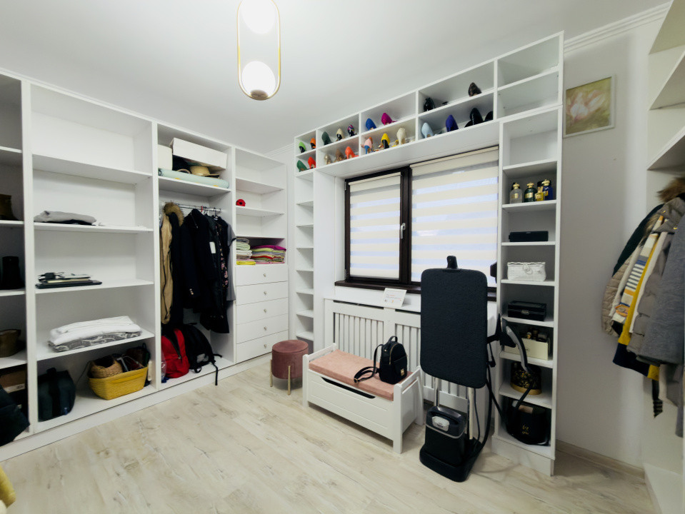 Casa individuala 4 camere, mobilata modern, teren 404mp in Utvin 