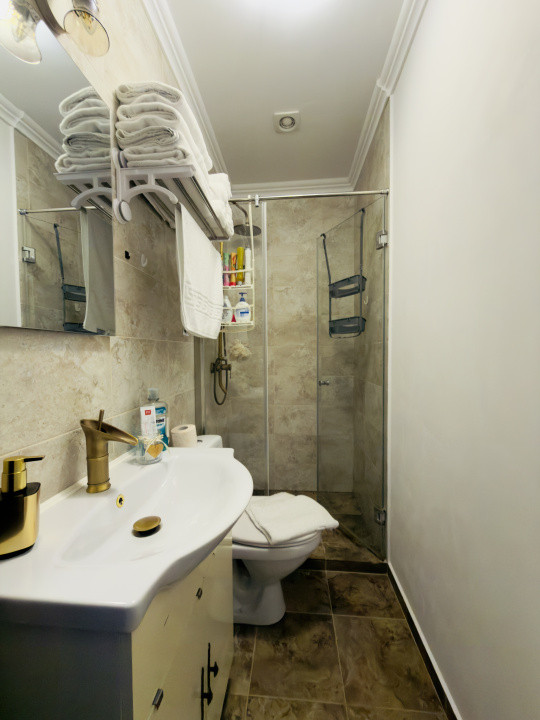 Casa individuala 4 camere, mobilata modern, teren 404mp in Utvin 