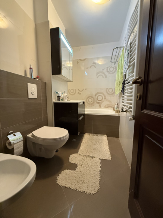 Apartament 4 camere, decomandat, etaj 1 - Bucovina